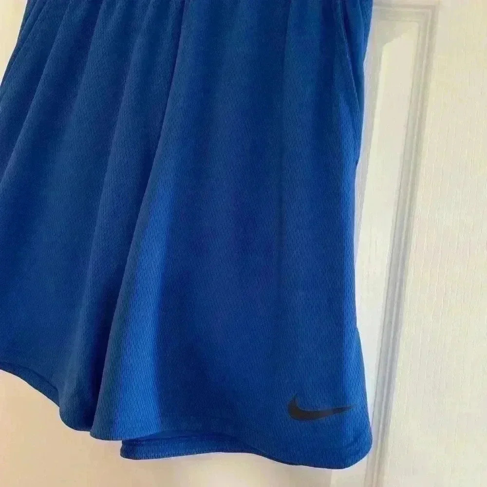 Nike athletic shorts. Worn once - Picture 3 of 3